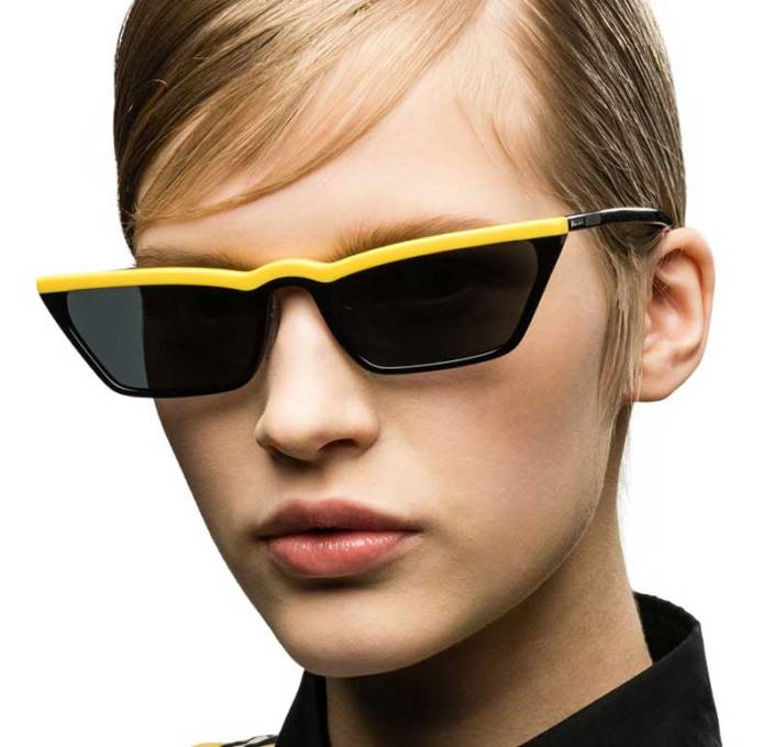 Солнцезащитные очки Prada 2022. Коллекция официального сайта.